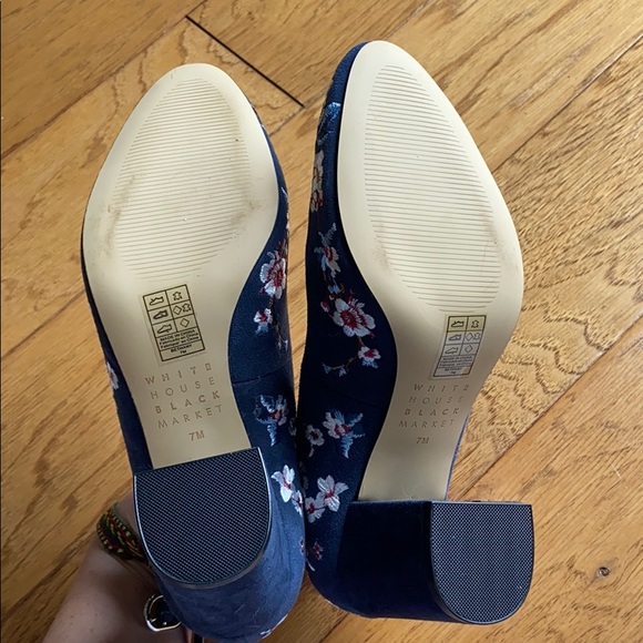 Navy floral White House black market heels - Picture 5 of 6